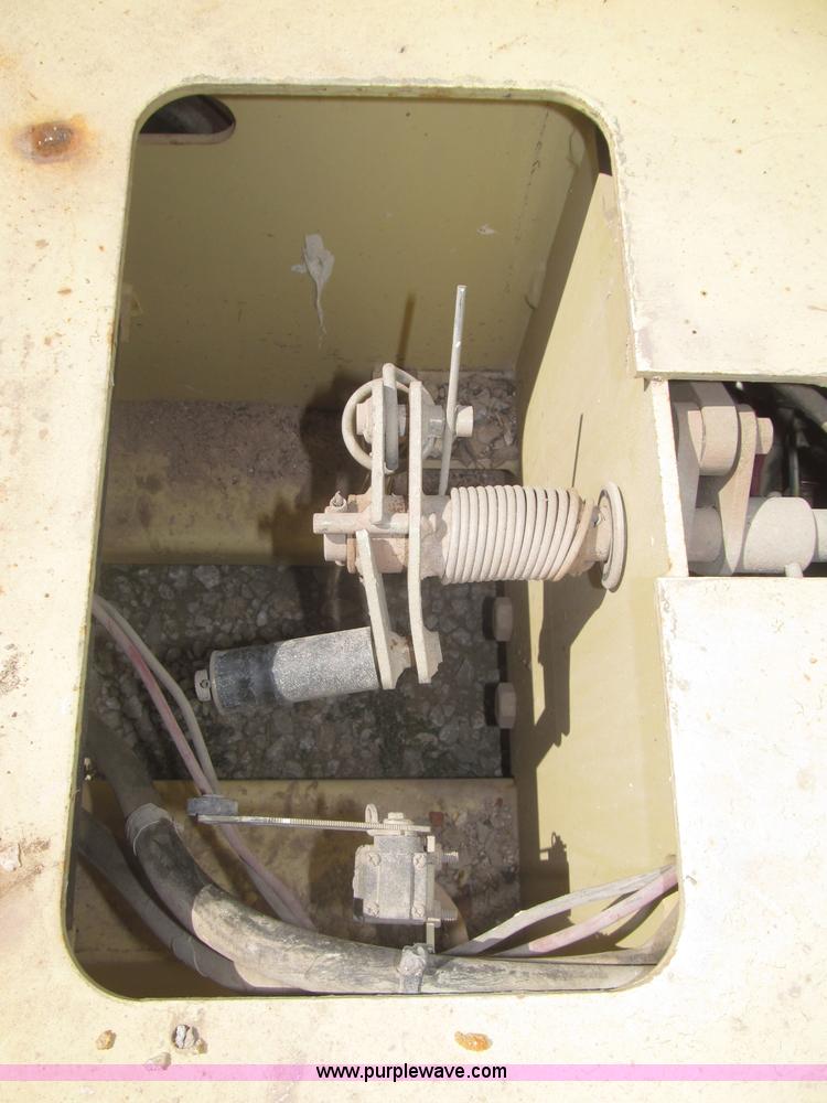 image for item F7105 1997 JLG 2033E scissor lift