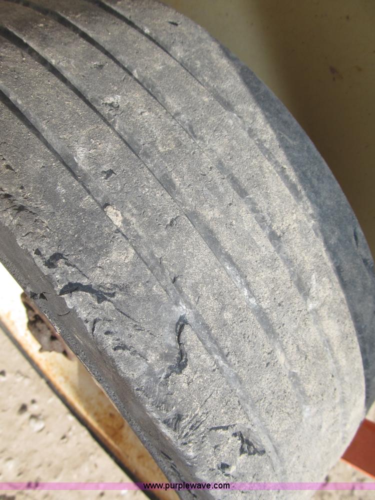 image for item F7105 1997 JLG 2033E scissor lift