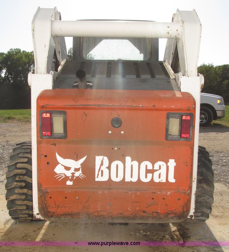 image for item F7107 2003 Bobcat S300 skid steer