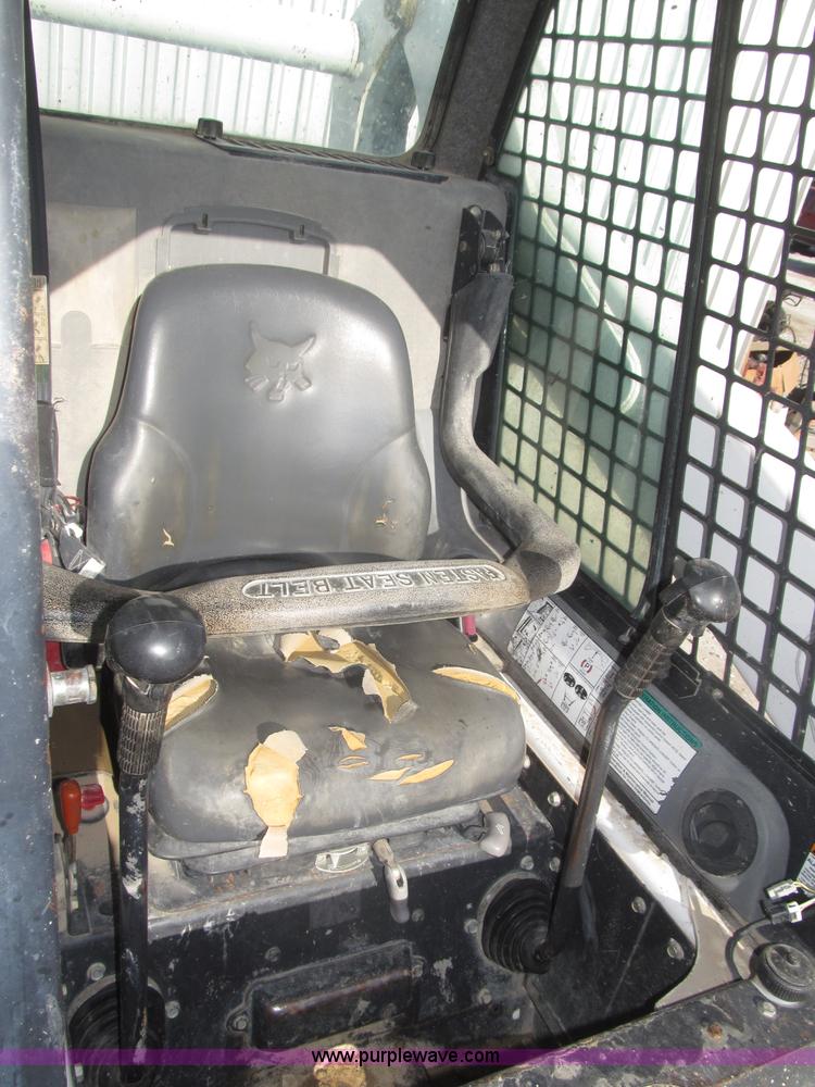 image for item F7107 2003 Bobcat S300 skid steer