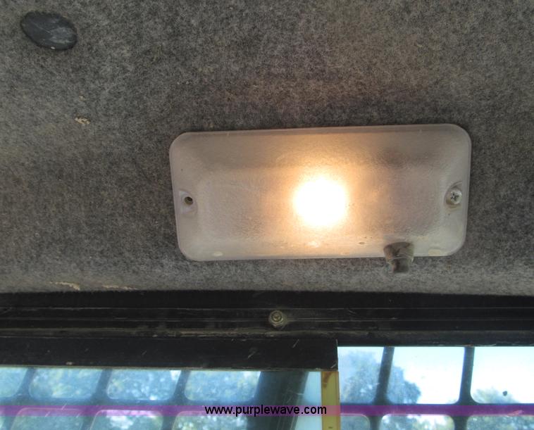 image for item F7107 2003 Bobcat S300 skid steer