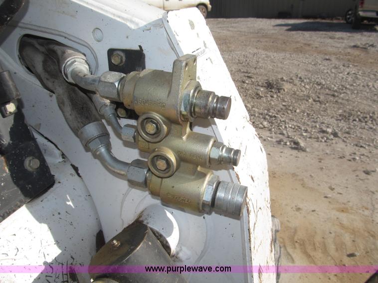 image for item F7107 2003 Bobcat S300 skid steer