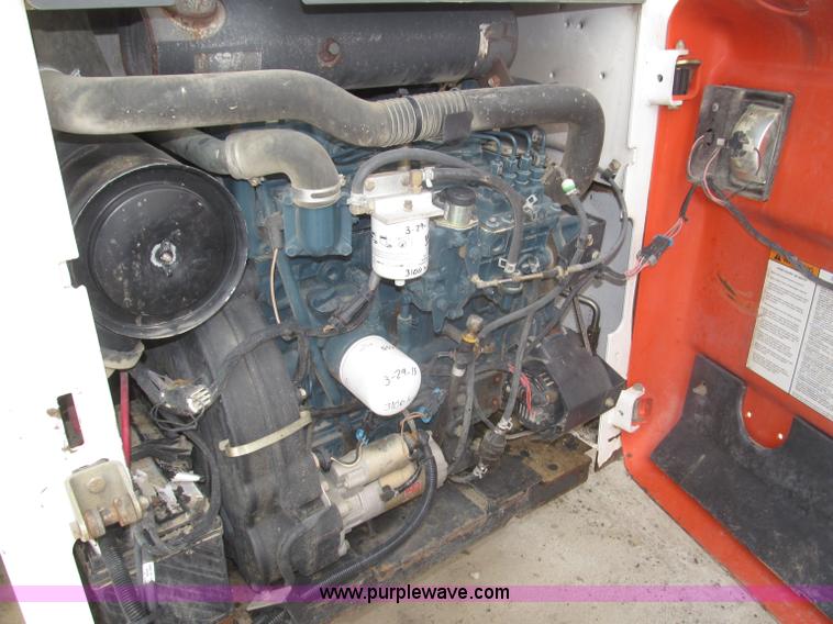 image for item F7107 2003 Bobcat S300 skid steer