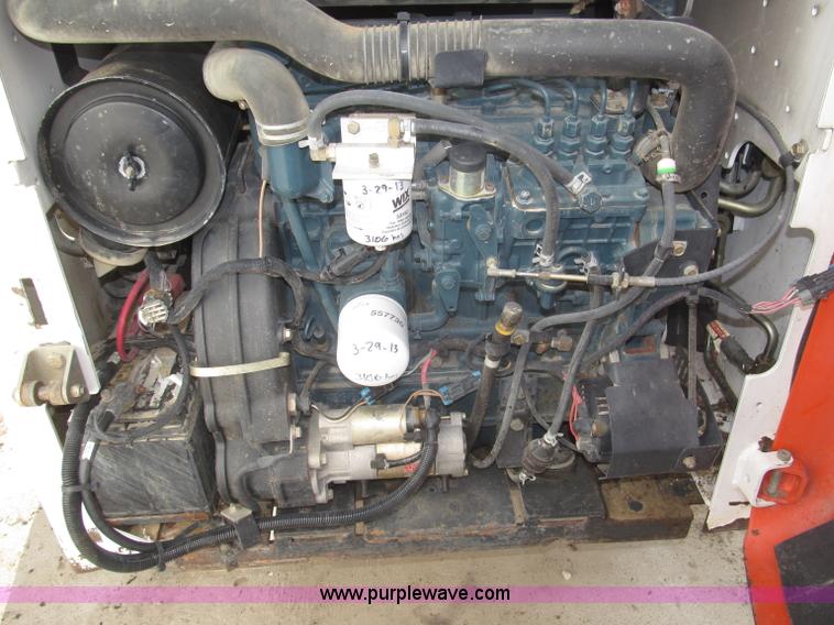 image for item F7107 2003 Bobcat S300 skid steer