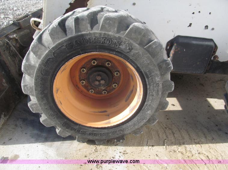 image for item F7107 2003 Bobcat S300 skid steer