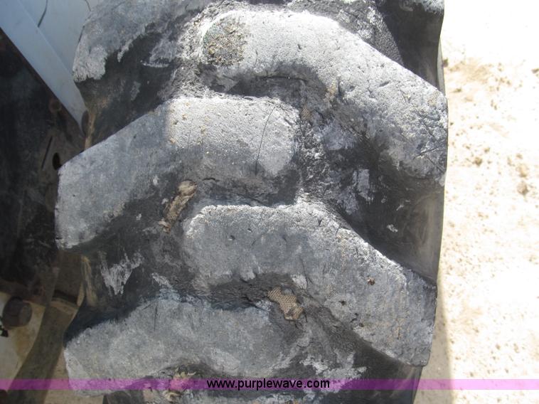 image for item F7107 2003 Bobcat S300 skid steer