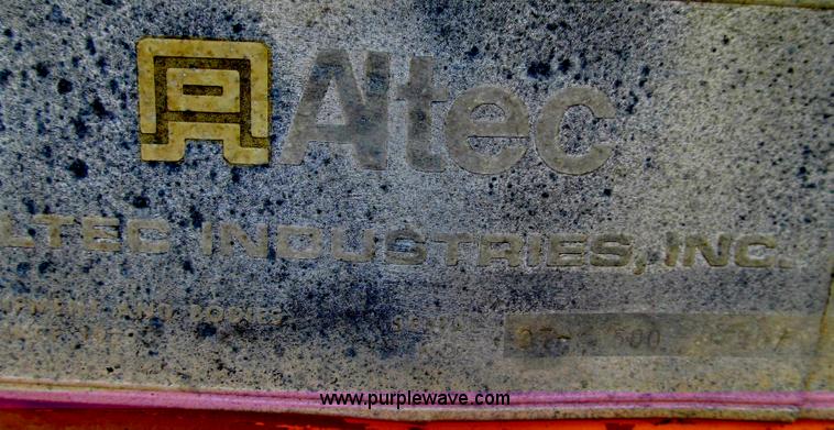 image for item G2080 1993 International 4900 digger derrick truck