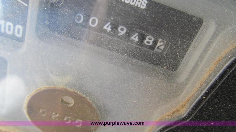 image for item G2080 1993 International 4900 digger derrick truck