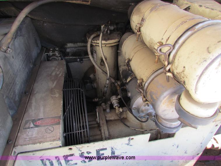 image for item G4083 Ingersoll Rand 100 portable air compressor