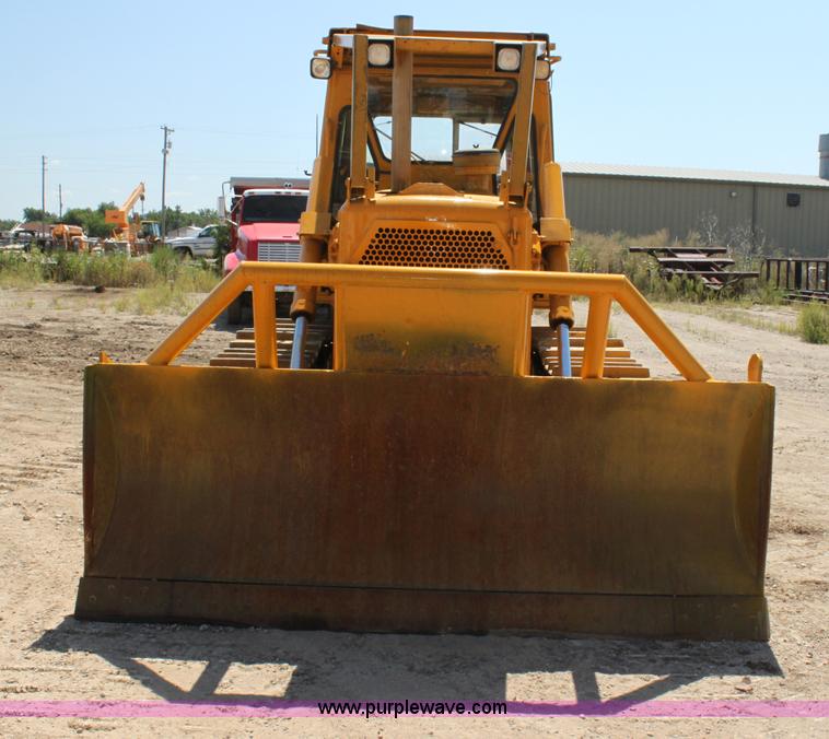 image for item G4121 1981 Caterpillar D6D dozer