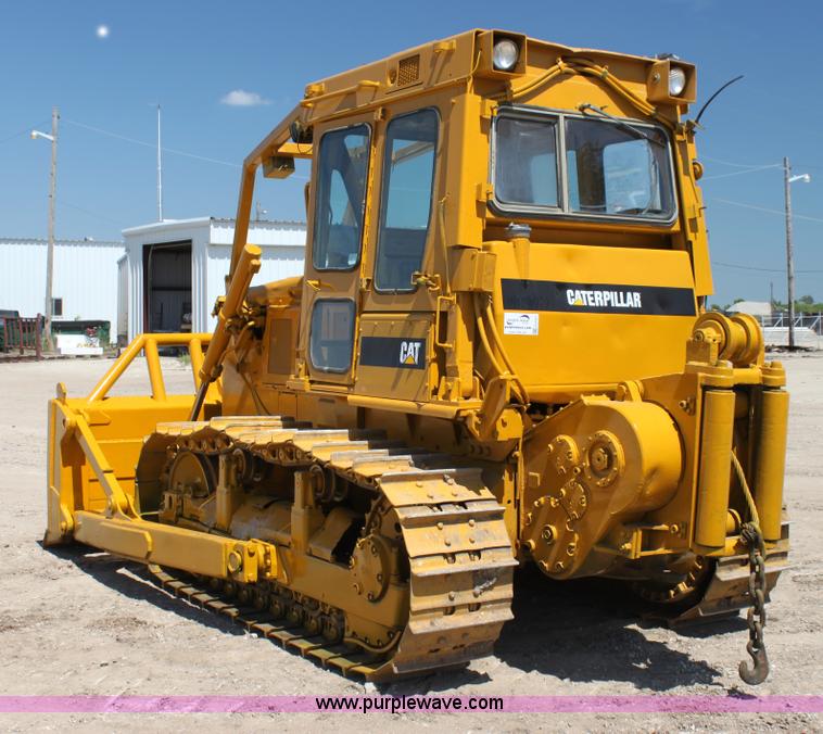 image for item G4121 1981 Caterpillar D6D dozer