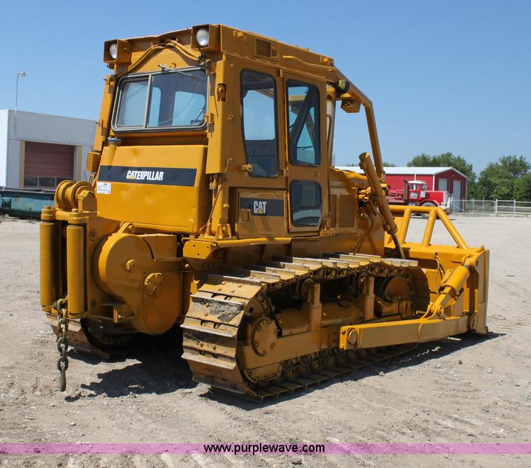 image for item G4121 1981 Caterpillar D6D dozer