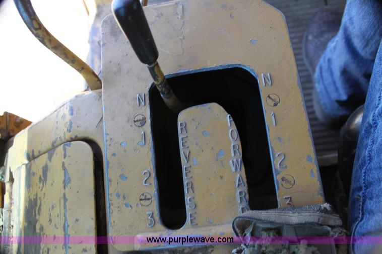 image for item G4121 1981 Caterpillar D6D dozer