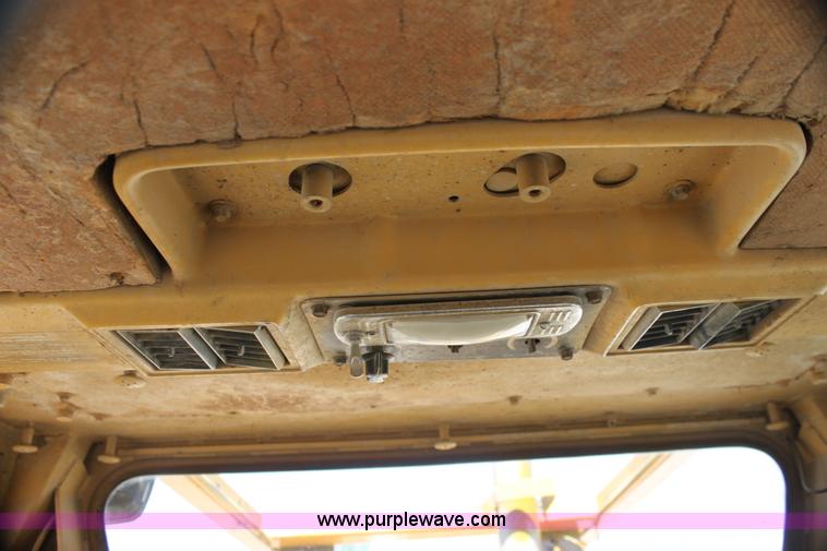 image for item G4121 1981 Caterpillar D6D dozer