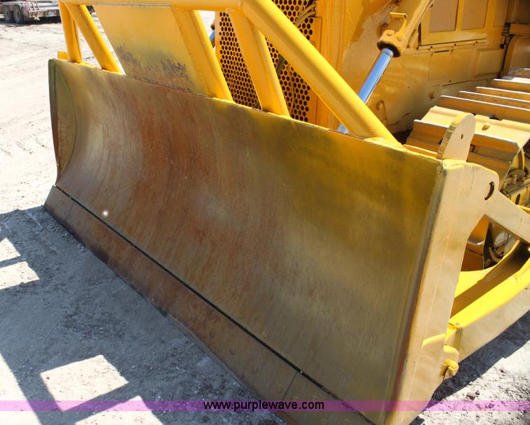 image for item G4121 1981 Caterpillar D6D dozer