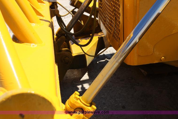 image for item G4121 1981 Caterpillar D6D dozer
