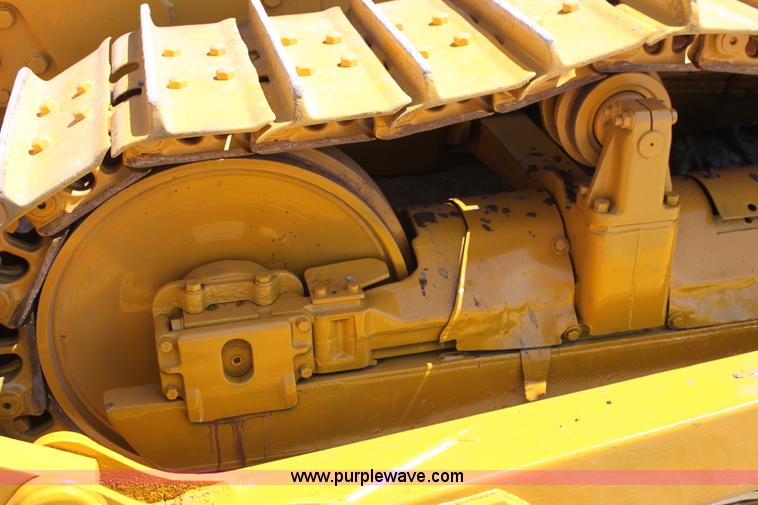 image for item G4121 1981 Caterpillar D6D dozer