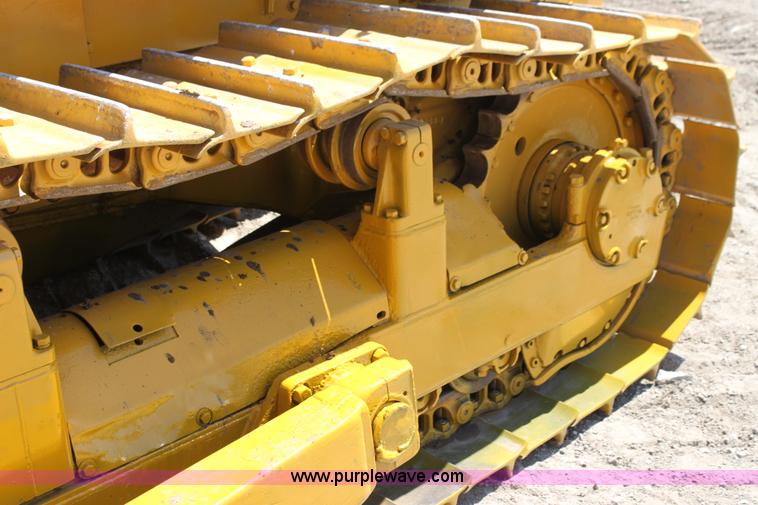 image for item G4121 1981 Caterpillar D6D dozer