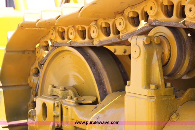 image for item G4121 1981 Caterpillar D6D dozer