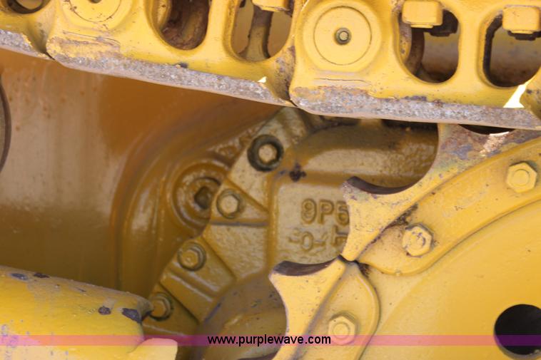 image for item G4121 1981 Caterpillar D6D dozer