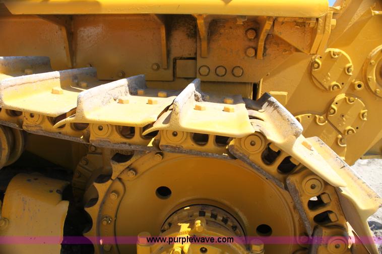 image for item G4121 1981 Caterpillar D6D dozer