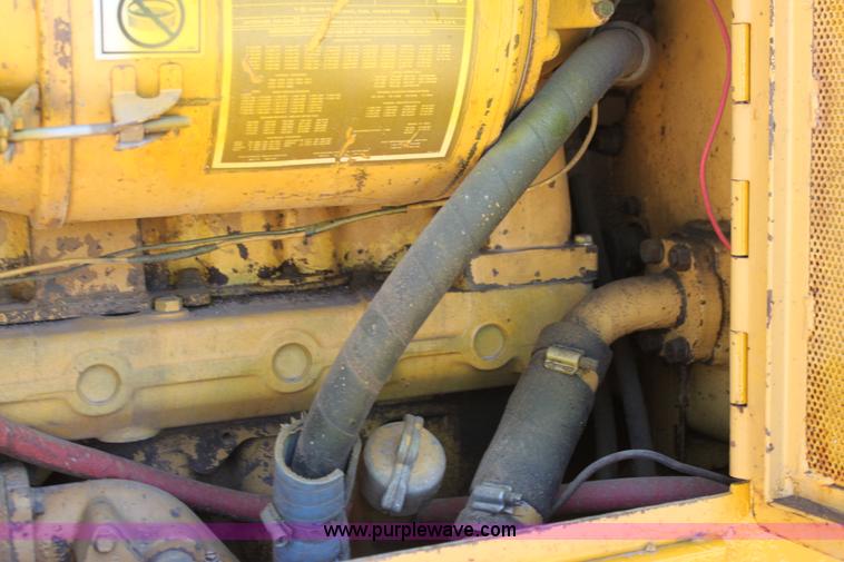 image for item G4121 1981 Caterpillar D6D dozer