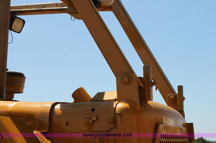 image for item G4121 1981 Caterpillar D6D dozer