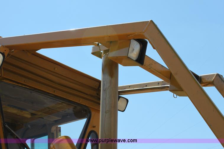 image for item G4121 1981 Caterpillar D6D dozer