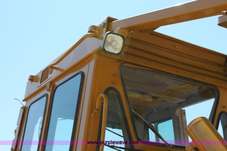 image for item G4121 1981 Caterpillar D6D dozer