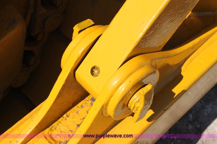 image for item G4121 1981 Caterpillar D6D dozer