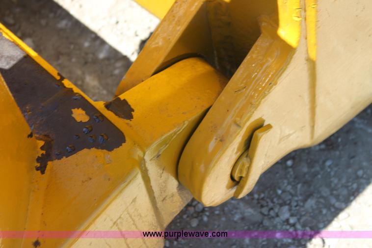 image for item G4121 1981 Caterpillar D6D dozer