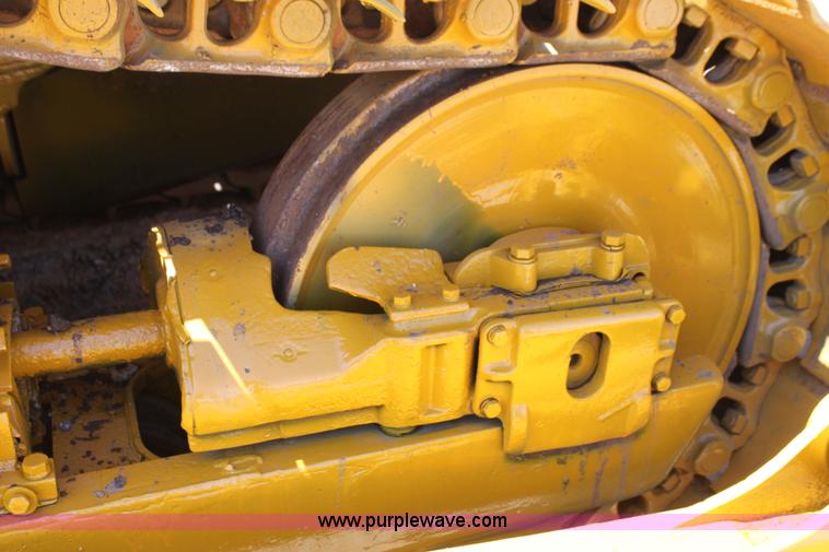 image for item G4121 1981 Caterpillar D6D dozer