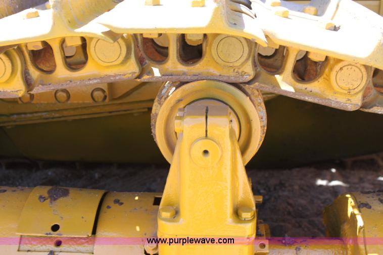 image for item G4121 1981 Caterpillar D6D dozer