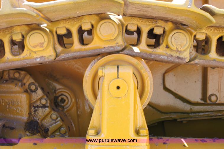 image for item G4121 1981 Caterpillar D6D dozer