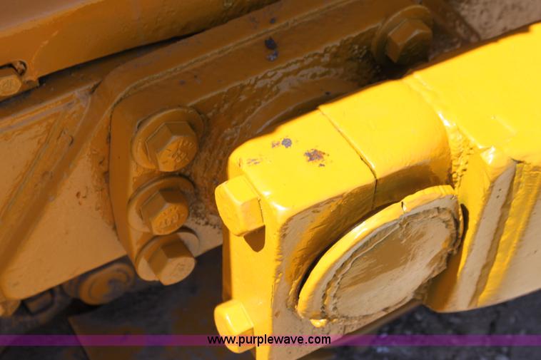image for item G4121 1981 Caterpillar D6D dozer