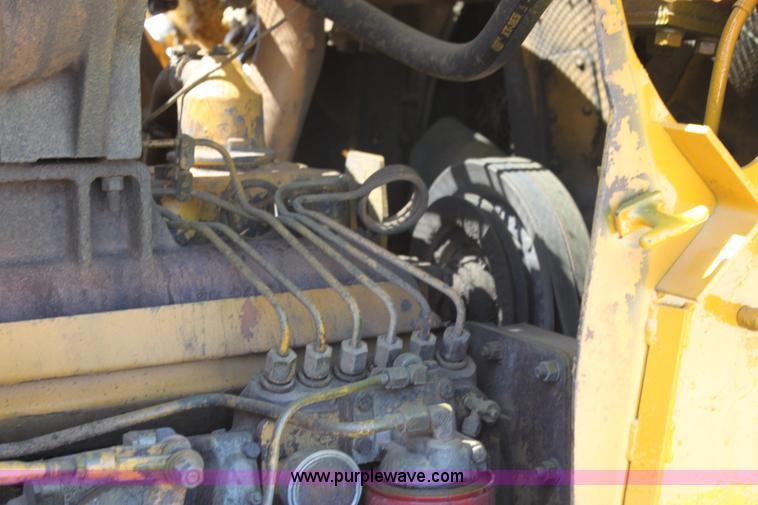 image for item G4121 1981 Caterpillar D6D dozer