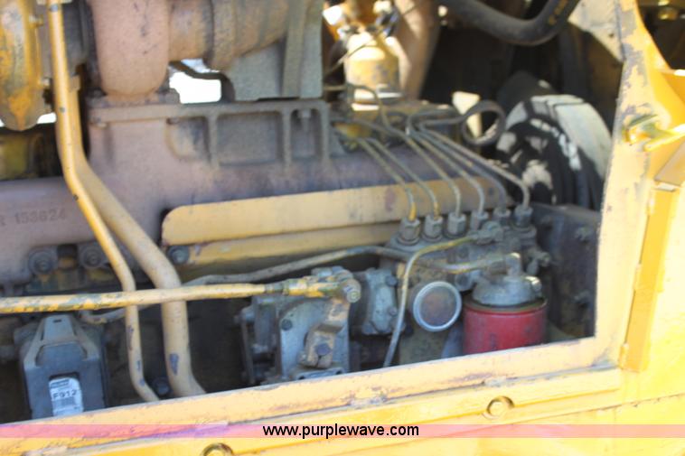 image for item G4121 1981 Caterpillar D6D dozer