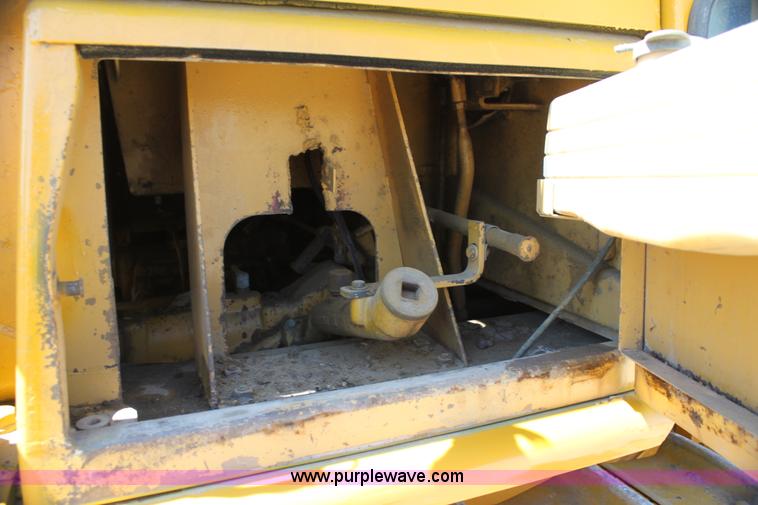 image for item G4121 1981 Caterpillar D6D dozer
