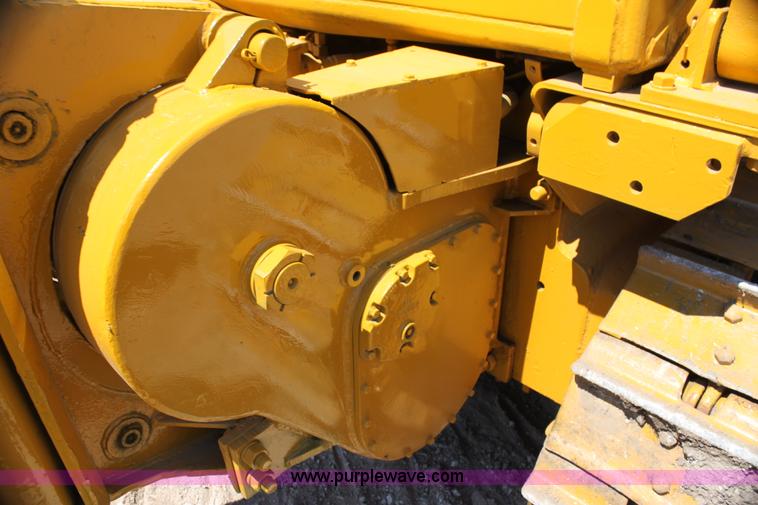 image for item G4121 1981 Caterpillar D6D dozer