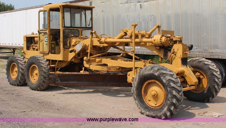 image for item G5016 1968 Caterpillar 12F motor grader