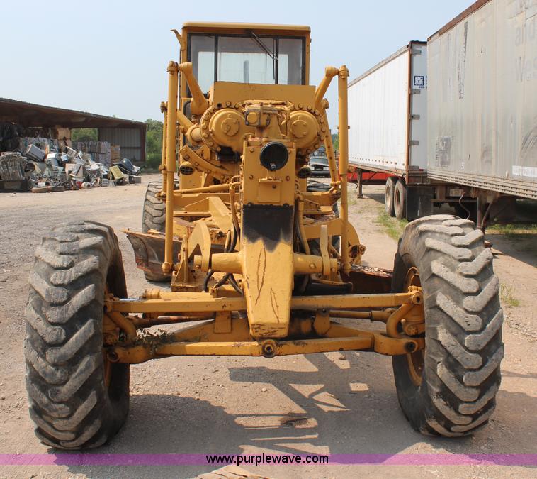 image for item G5016 1968 Caterpillar 12F motor grader