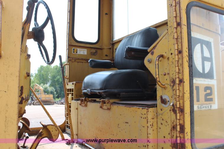 image for item G5016 1968 Caterpillar 12F motor grader