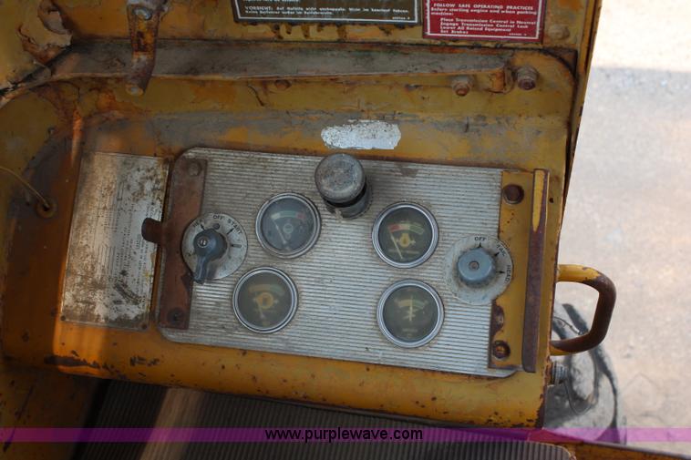 image for item G5016 1968 Caterpillar 12F motor grader