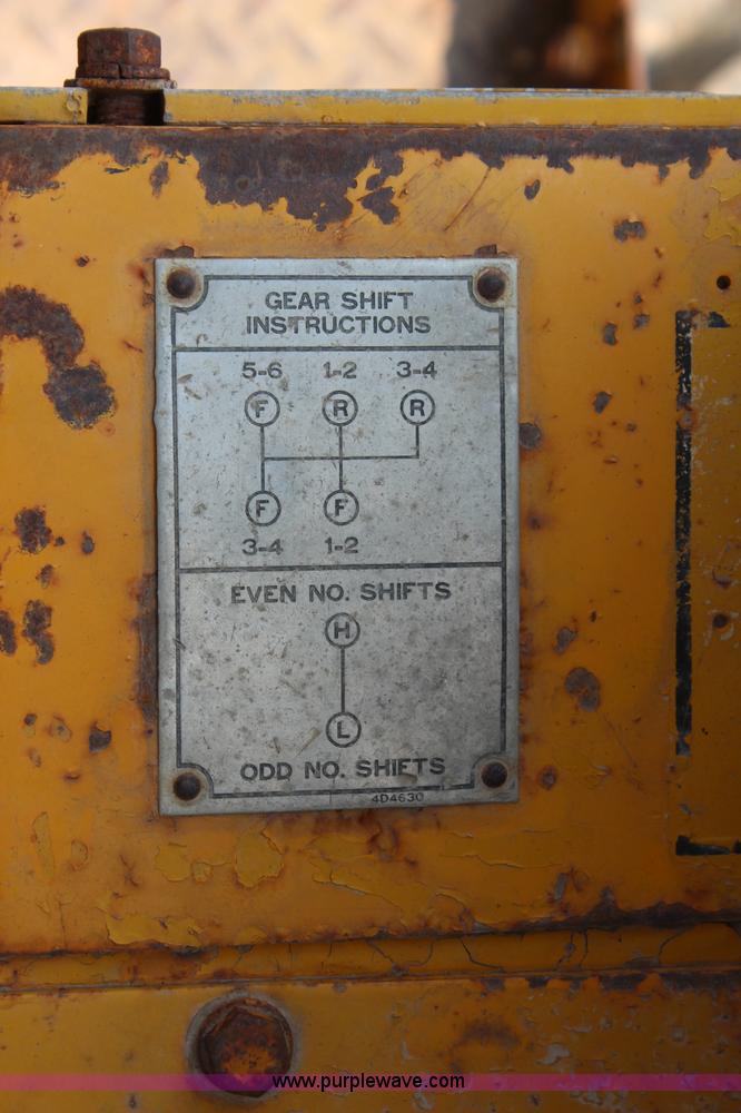 image for item G5016 1968 Caterpillar 12F motor grader