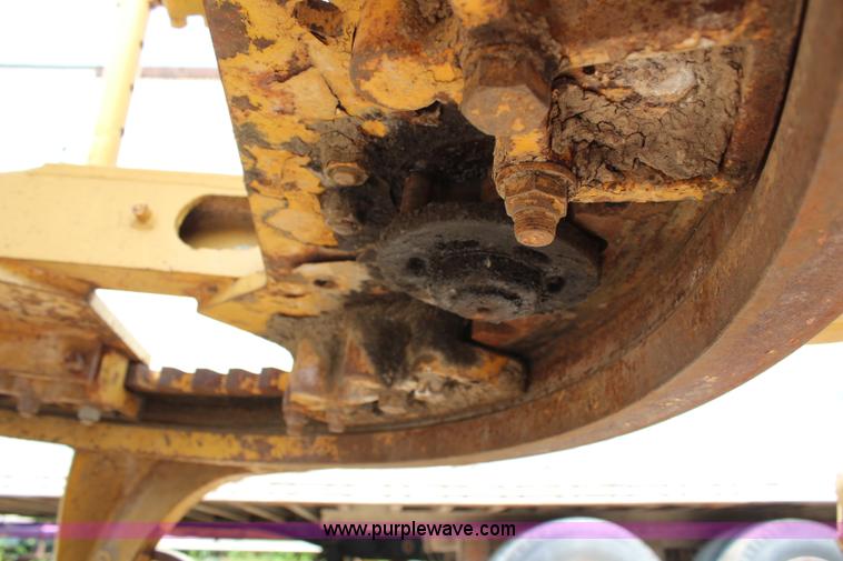 image for item G5016 1968 Caterpillar 12F motor grader