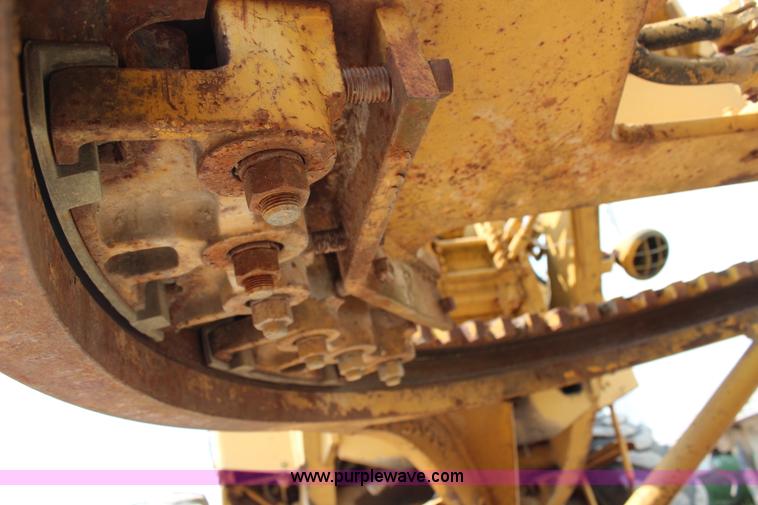 image for item G5016 1968 Caterpillar 12F motor grader