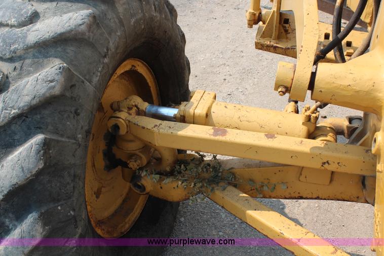 image for item G5016 1968 Caterpillar 12F motor grader