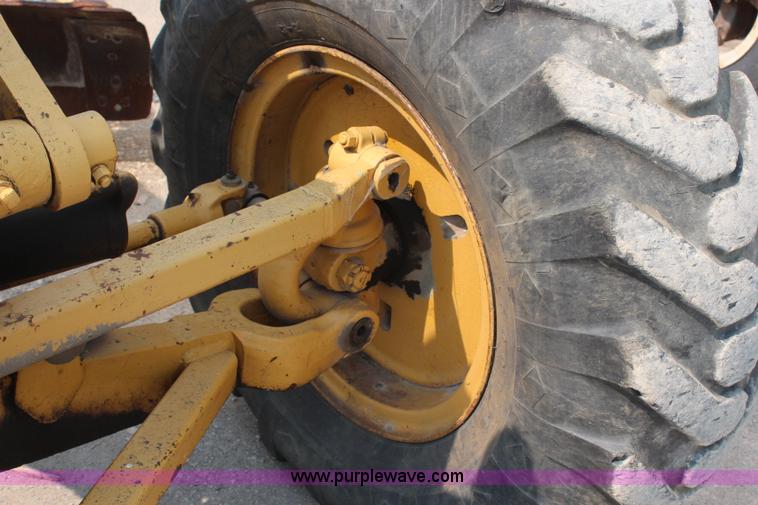 image for item G5016 1968 Caterpillar 12F motor grader