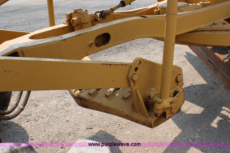 image for item G5016 1968 Caterpillar 12F motor grader