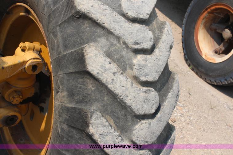 image for item G5016 1968 Caterpillar 12F motor grader